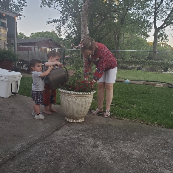 Meet your Posher, Courtney - Picture 3 of 3